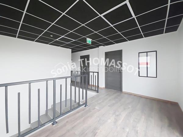 Bureau de 350 m²