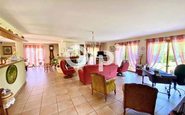 Maison à vendre    5 pièces • 185,92 m2 Guérande