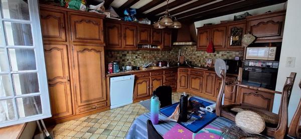 Local mixte (Pro/Hab) à vendre à Saint-Aubin-du-Cormier en Ille-et-Vilaine (35140), ref : 137/4073