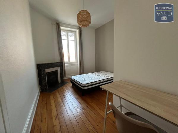 Appartement à louer 5 pièces 160.21m² Roanne (42300)