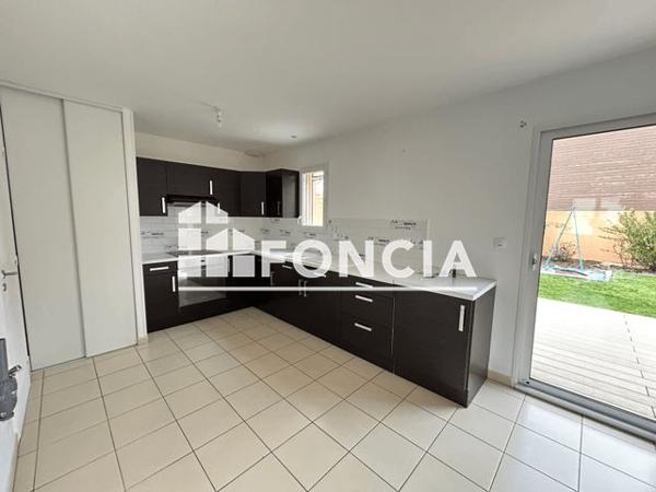 Location Maison 4 pièces 76.79 m² - Begrolles En Mauge 49122