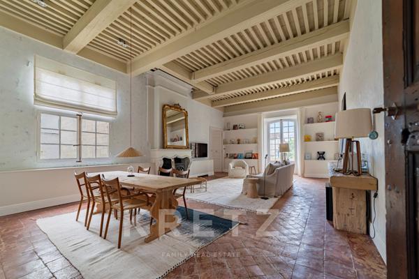 Hôtel Particulier du XVIIe siècle entièrement restauré en coeur de village