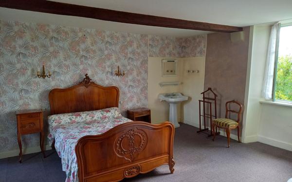 Maison à vendre    5 pièces •  Rochechouart