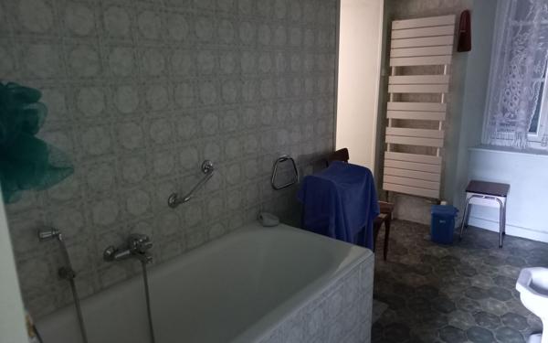 Maison à vendre    5 pièces •  Rochechouart