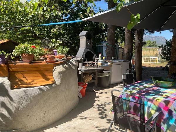 Cabanon sur un terrain arboré, plat et cloturé à St Maximin la Sainte Baume