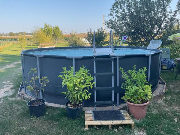 Cabanon sur un terrain arboré, plat et cloturé à St Maximin la Sainte Baume
