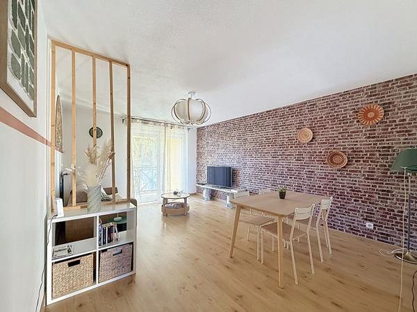 Bel Appartement Centre Meximieux 2 pièce(s) 56.45 m2 avec terrasse et balcon et stationnement couvert