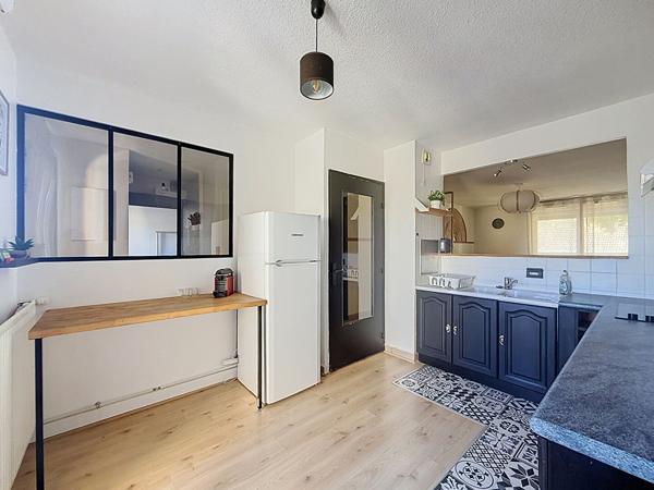 Bel Appartement Centre Meximieux 2 pièce(s) 56.45 m2 avec terrasse et balcon et stationnement couvert