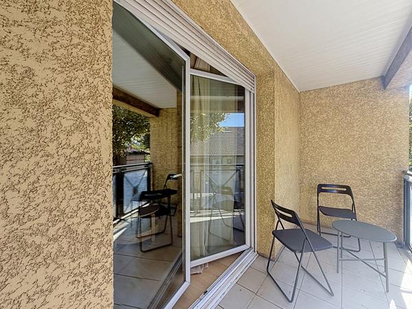 Bel Appartement Centre Meximieux 2 pièce(s) 56.45 m2 avec terrasse et balcon et stationnement couvert