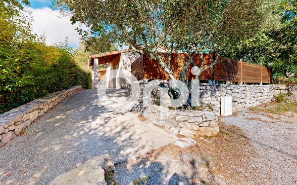 Maison à vendre    22 pièces •  Saint-Alban-Auriolles