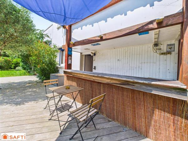 Superbe Maison d'Architecte T8 220m2 sur 1900m2 de Terrain avec Piscine et 2 Appartements