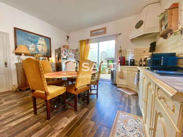 Echoppe au calme au centre de Gujan-Mestras           3 chambres et 2 petites mansardées avec beau séjour traversant