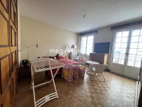 Maison à Fontenay-le-Comte, 85200 - 8 pièces 216m²