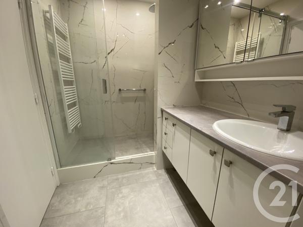 Appartement F4 à vendre  4 pièces - 120,70 m2 PARIS - 75016