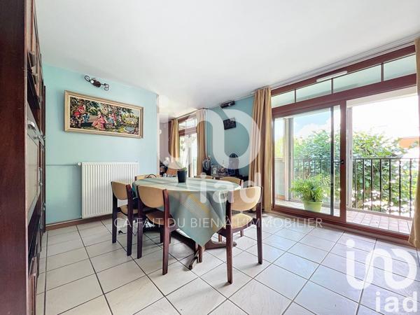 Appartement 4 pièces de 70 m² à Combs-la-Ville (77380)