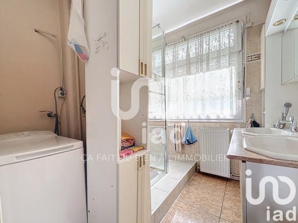 Appartement 4 pièces de 70 m² à Combs-la-Ville (77380)