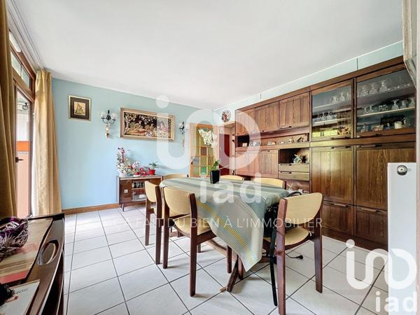 Appartement 4 pièces de 70 m² à Combs-la-Ville (77380)