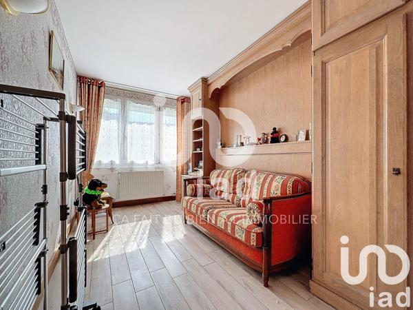 Appartement 4 pièces de 70 m² à Combs-la-Ville (77380)