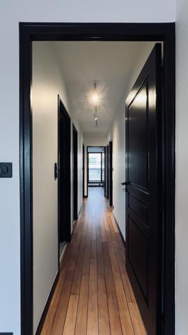 Dernier étage rénové double garage.