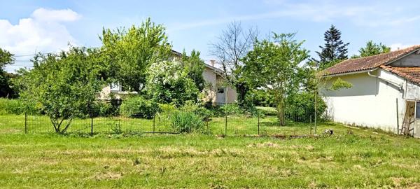 Maison 5 pièces – 122 m² sur terrain de 2 425 m² – Riscle – 169 900 € En exclusivité – Laurent Descoubet, conseiller CAPIFRANCE