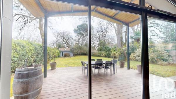 Maison 8 pièces de 232 m² à Pessac (33600)