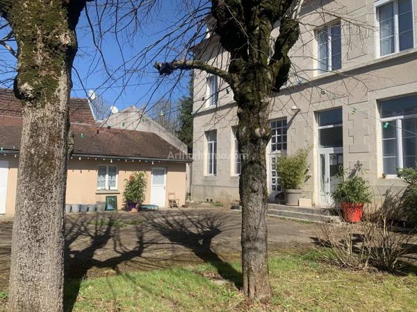 Vente Maison de village 18 pièces 384 m2 à Noyers