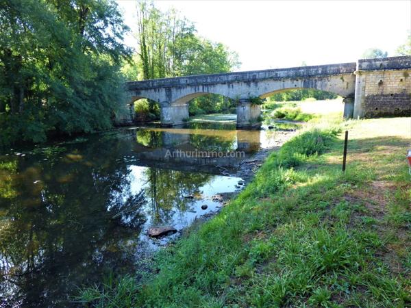 Vente Maison de village 18 pièces 384 m2 à Noyers