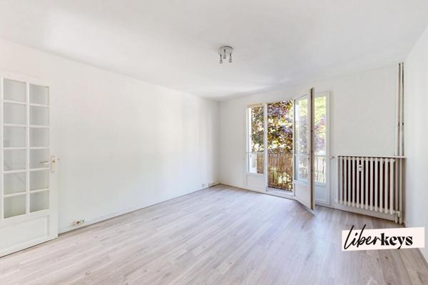 Appartement rénové 3 pièces - traversant - 52 m² avec balcon et cave - Trappes