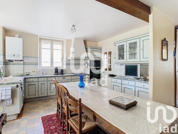 Maison 5 pièces de 136 m² à Fère-Champenoise (51230)