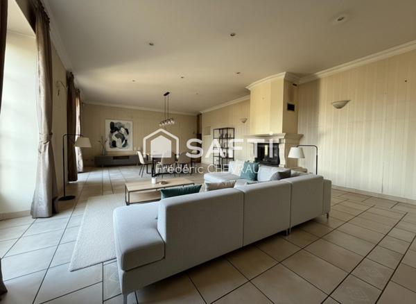 Belle maison en pierre, Bourgogne du sud