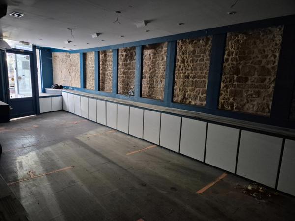 Immeuble d'habitation avec boutique à vendre NIORT (79)