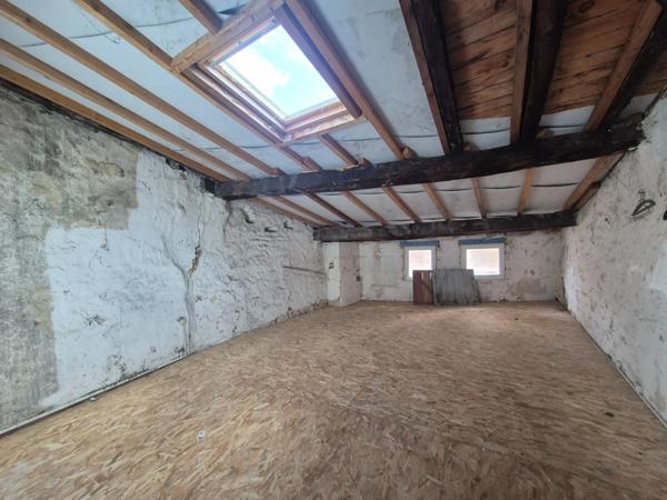Immeuble d'habitation avec boutique à vendre NIORT (79)