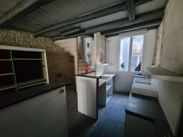 Immeuble d'habitation avec boutique à vendre NIORT (79)