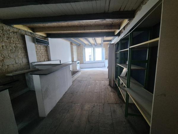 Immeuble d'habitation avec boutique à vendre NIORT (79)
