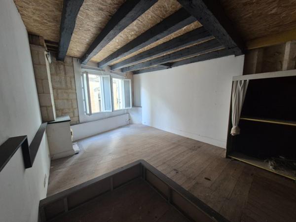 Immeuble d'habitation avec boutique à vendre NIORT (79)
