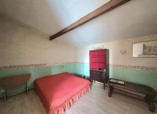 MAISON 3 CHAMBRES - GARAGE SUR 2720M² DE TERRAIN