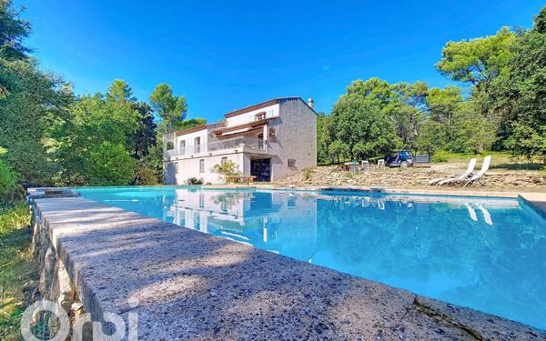 Maison à vendre    4 pièces •  Le Beausset