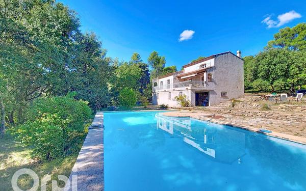 Maison à vendre    4 pièces •  Le Beausset