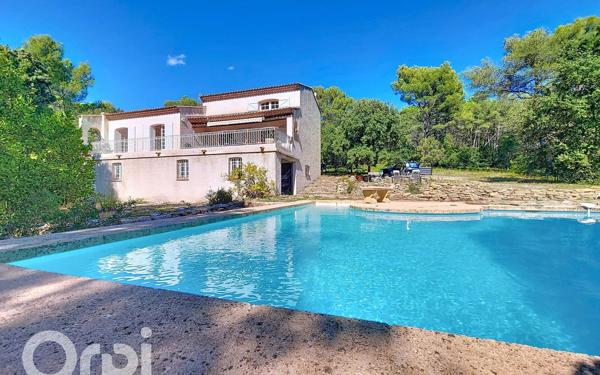 Maison à vendre    4 pièces •  Le Beausset