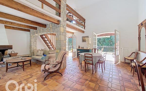 Maison à vendre    4 pièces •  Le Beausset