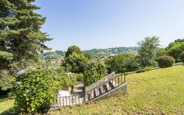 Maison à vendre    5 pièces • 121 m2 Hasparren