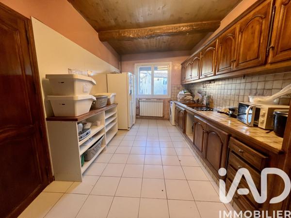 Maison à vendre 8 pièces 208 m² Saint-Maximin-la-Sainte-Baume