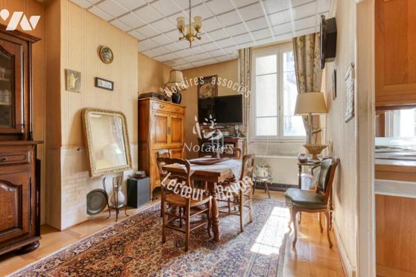 Versailles, rue Montbauron, deux pièces à rénover