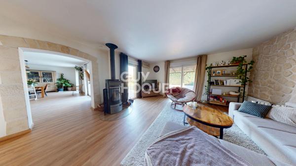 Cugnaux Maison de plain-pied T6 avec pisicine sur une parcelle d'environ 1 200 m2