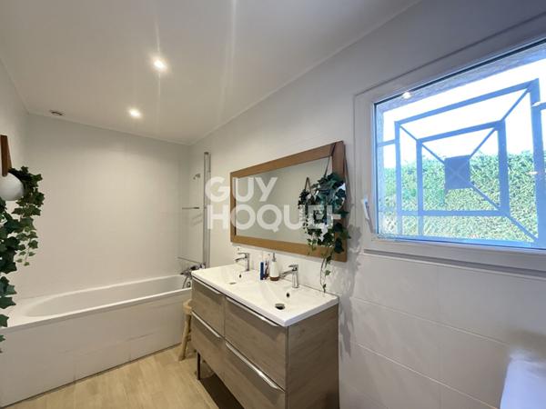 Cugnaux Maison de plain-pied T6 avec pisicine sur une parcelle d'environ 1 200 m2