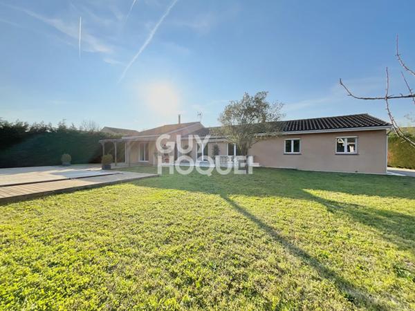 Cugnaux Maison de plain-pied T6 avec pisicine sur une parcelle d'environ 1 200 m2