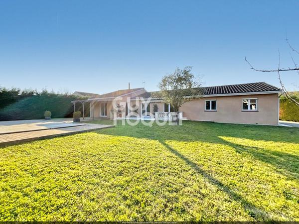 Cugnaux Maison de plain-pied T6 avec pisicine sur une parcelle d'environ 1 200 m2