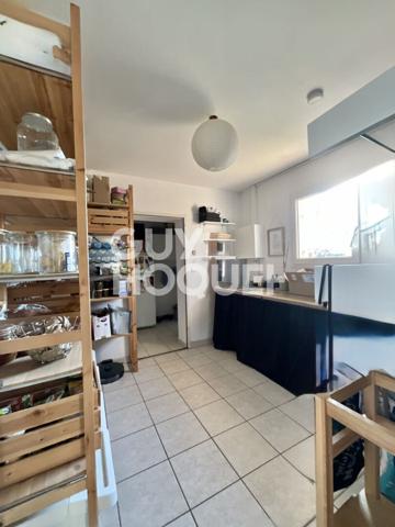 Cugnaux Maison de plain-pied T6 avec pisicine sur une parcelle d'environ 1 200 m2