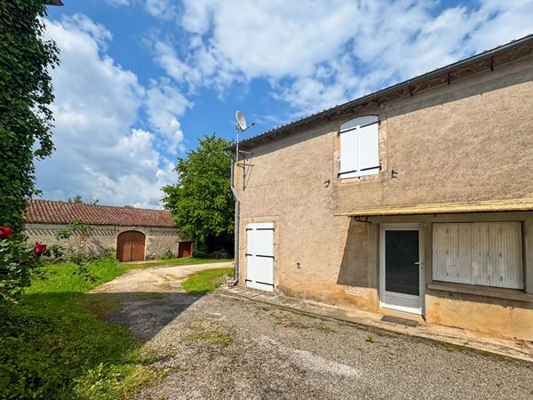 Maison en Pierre au Bord du Lot avec Grange