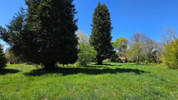 TERRAIN DE LOISIR - CALME ET DETENTE - PROCHE MONTS DE BLOND
